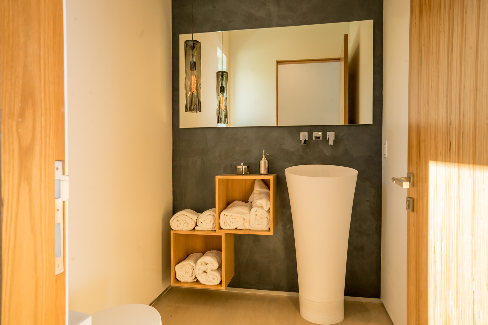 Villa Escondite — Powder room