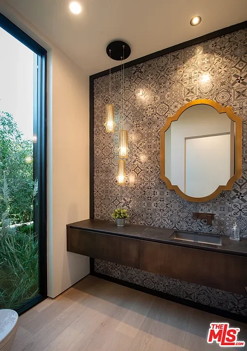 La Dulce Vida — Powder room and patterned wall