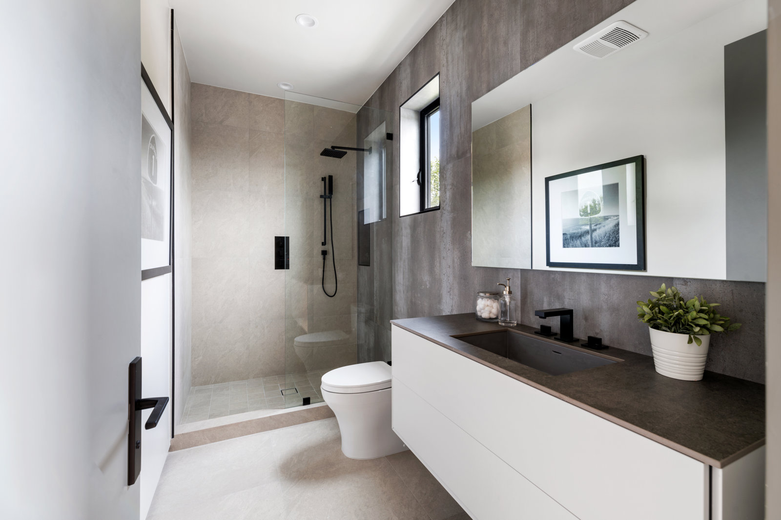 Casa De Flor — Bathroom and walk-in shower