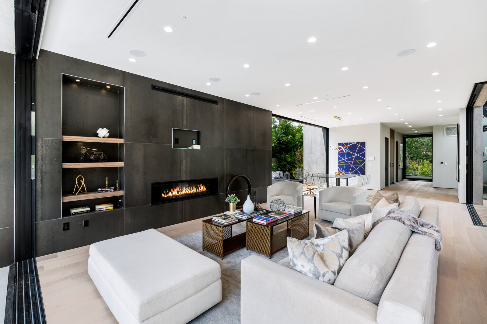 Casa De Flor — Living room and fireplace