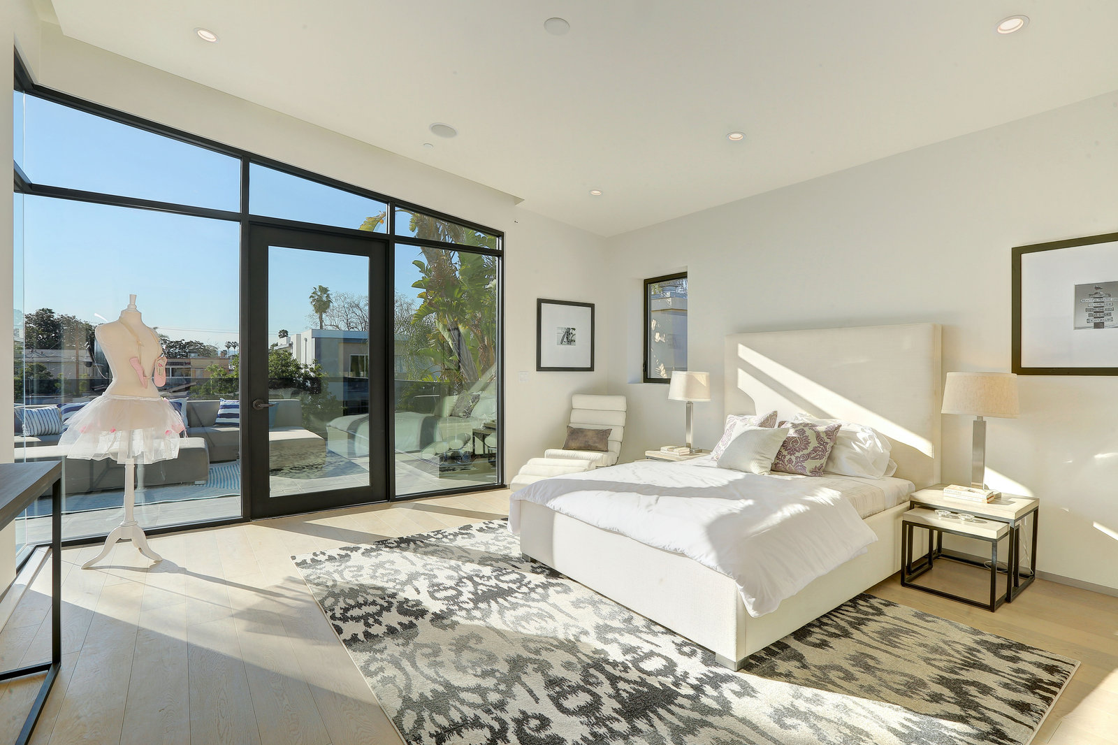 Maison De La Joie — Bedroom and private terrace